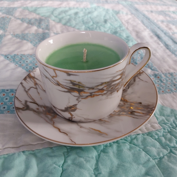 Porcelain tea cup🕯100% soy way naturally scented - Picture 1 of 3